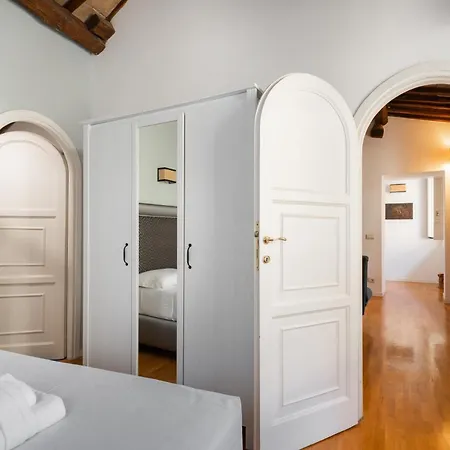 Pavone Centre Romantic Apartment Buitenkant foto