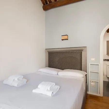 Pavone Centre Romantic Apartment Buitenkant foto