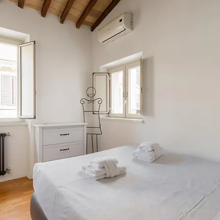 Pavone Centre Romantic Apartment Buitenkant foto