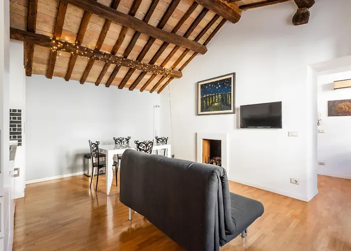 Pavone Centre Romantic Apartment