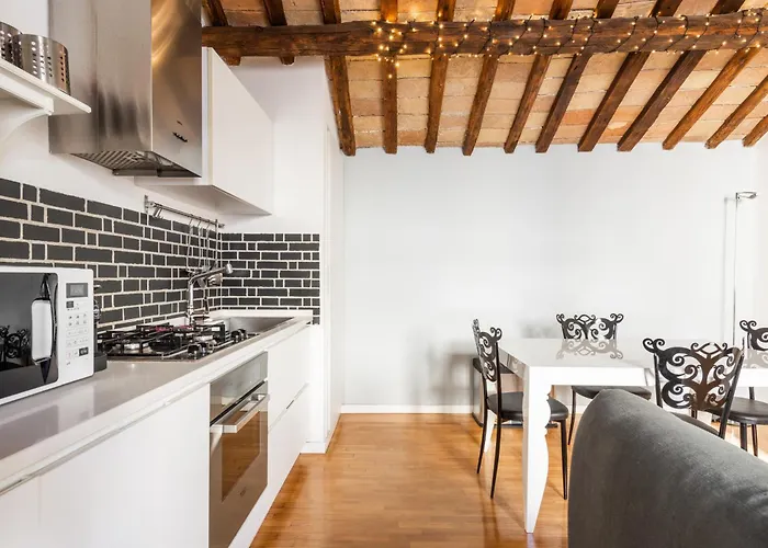 Pavone Centre Romantic Apartment