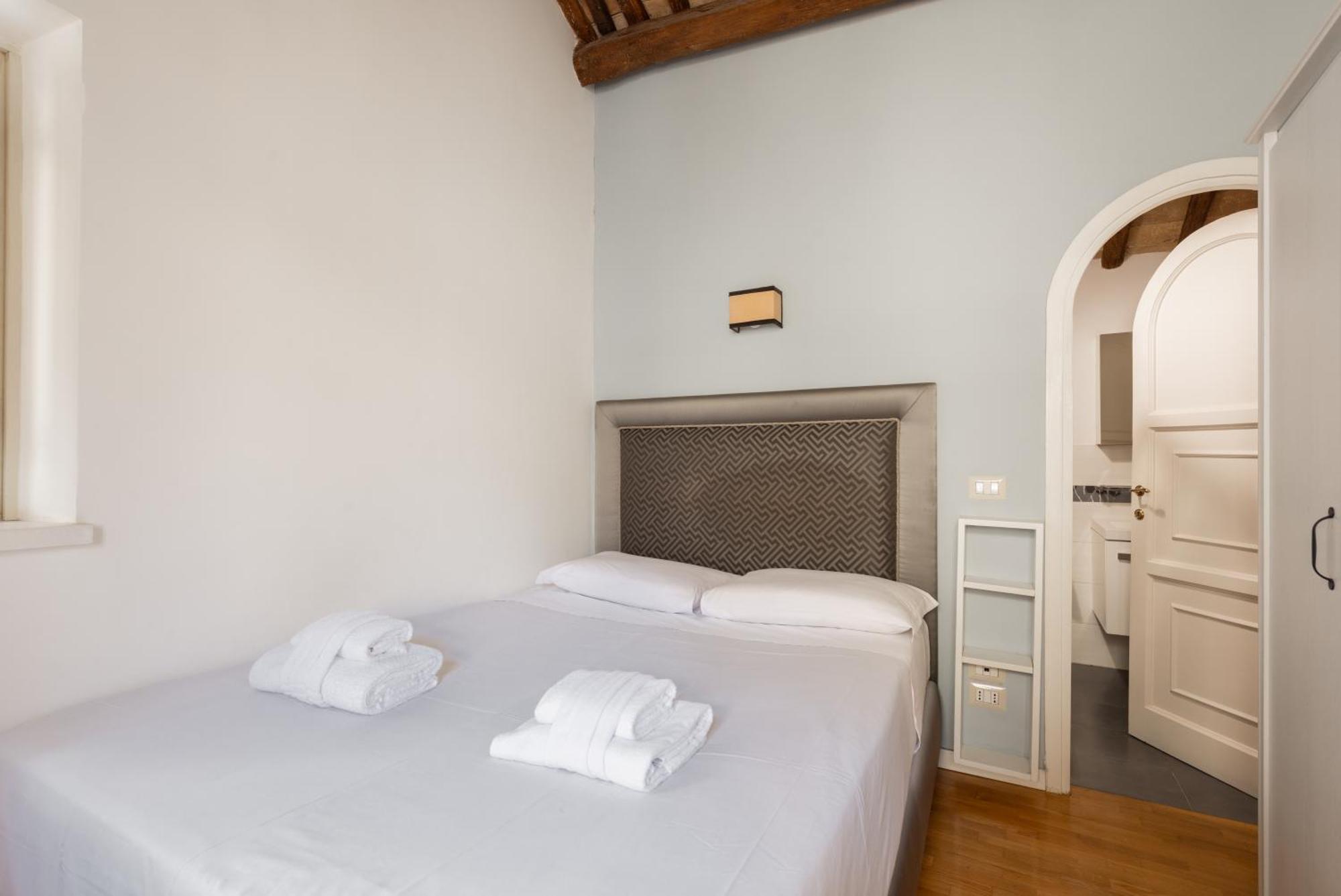 Pavone Centre Romantic Apartment *